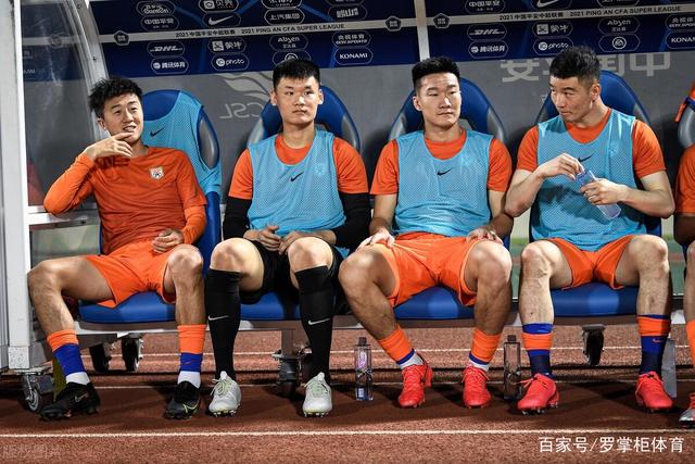 福克斯：我们的进攻执行力没问题 就算投不进也不该改变打法